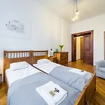 Zacisze Wawelofts Апартаменты Краков